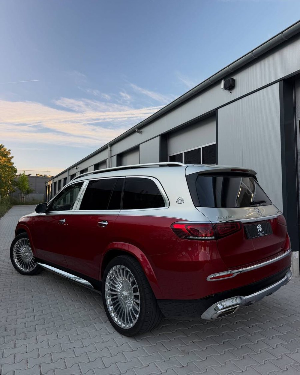 Zweitonlack am Mercedes-Maybach GLS 600 nach der Lackkorrektur